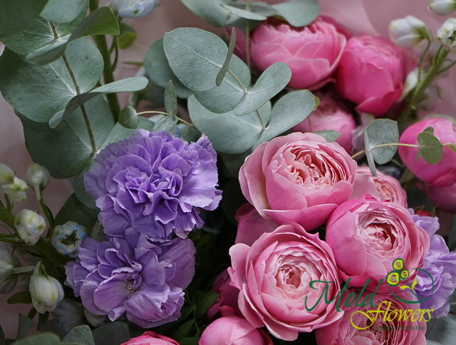 Bouquet with Silvia Pink Roses 'Symbol of Love photo